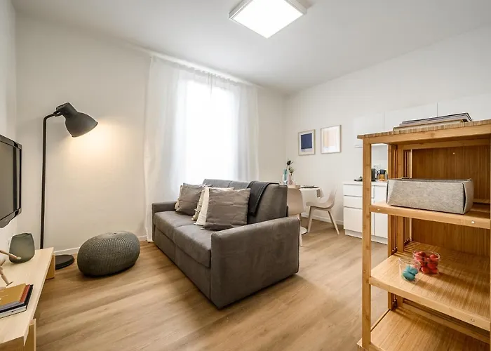 Apartament Emilia Young *