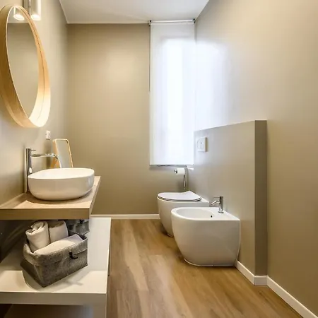 Apartment Emilia Young Modena